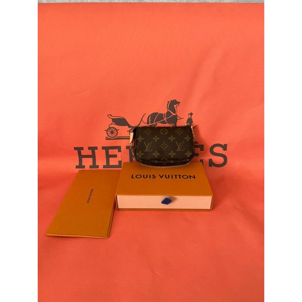 Louis Vuitton Women Pre-Loved Bag Brand New Condition